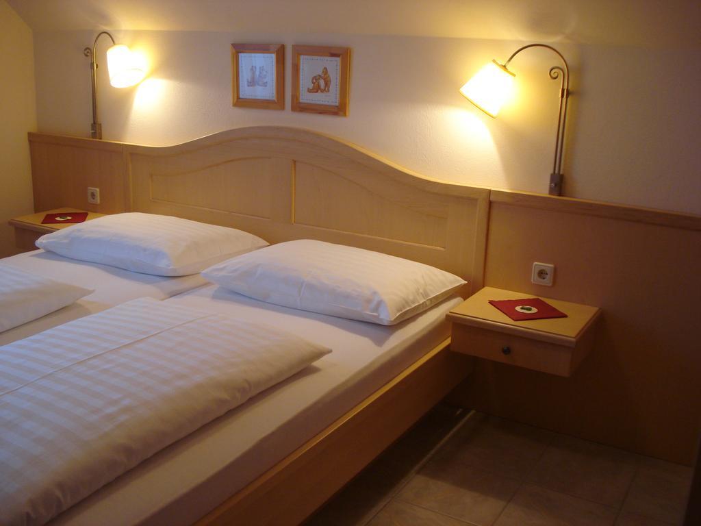 Pension Rudi - Weingut Kellner Hotel Pulkau Bagian luar foto