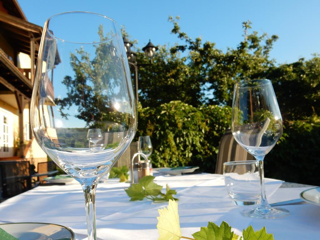 Pension Rudi - Weingut Kellner Hotel Pulkau Bagian luar foto
