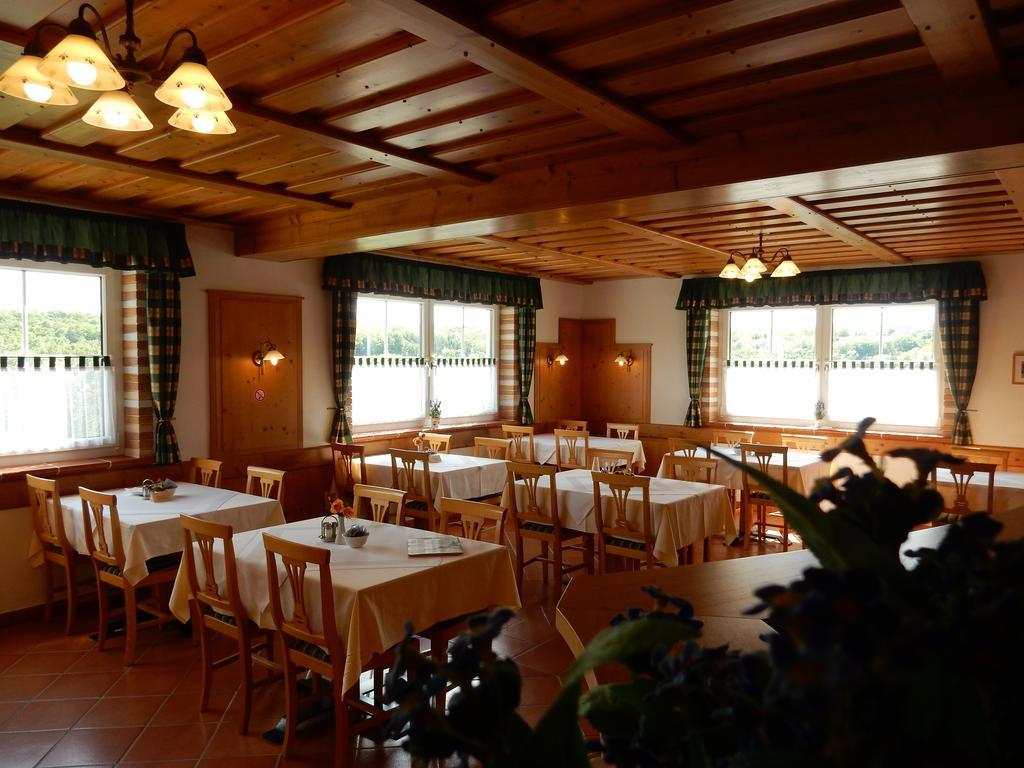 Pension Rudi - Weingut Kellner Hotel Pulkau Bagian luar foto
