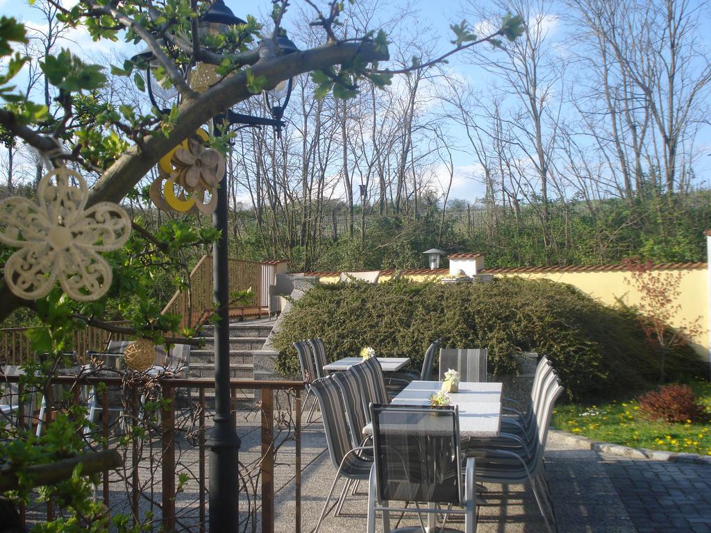 Pension Rudi - Weingut Kellner Hotel Pulkau Bagian luar foto