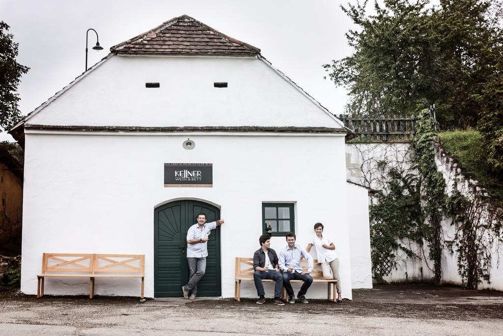 Pension Rudi - Weingut Kellner Hotel Pulkau Bagian luar foto