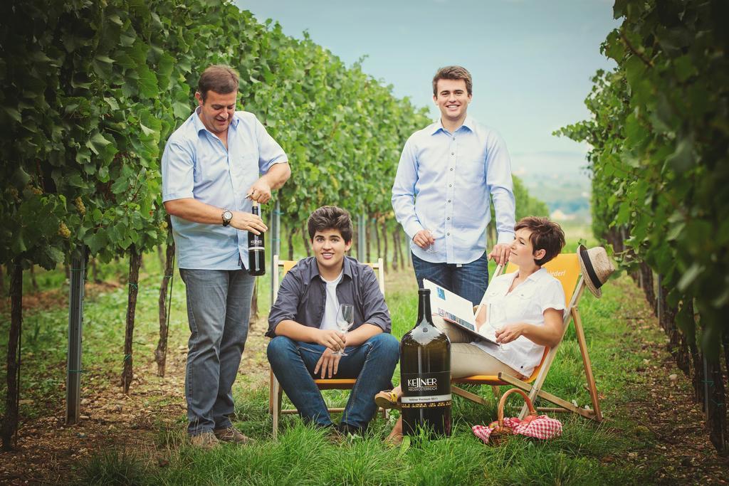 Pension Rudi - Weingut Kellner Hotel Pulkau Bagian luar foto